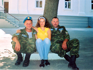 9 сентября 2006, Новороссийск, площадь у гортеатра.
      Краснодарцы на отдыхе